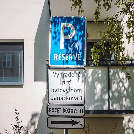 Smart & Living By Ambiente Apartment Bratislava