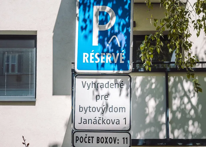 Smart & Living By Ambiente Apartment Bratislava